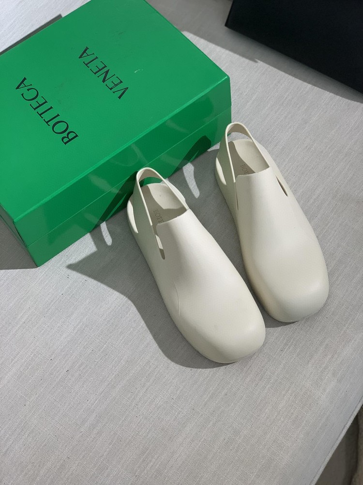 보테가베네타 퍼들 샌들