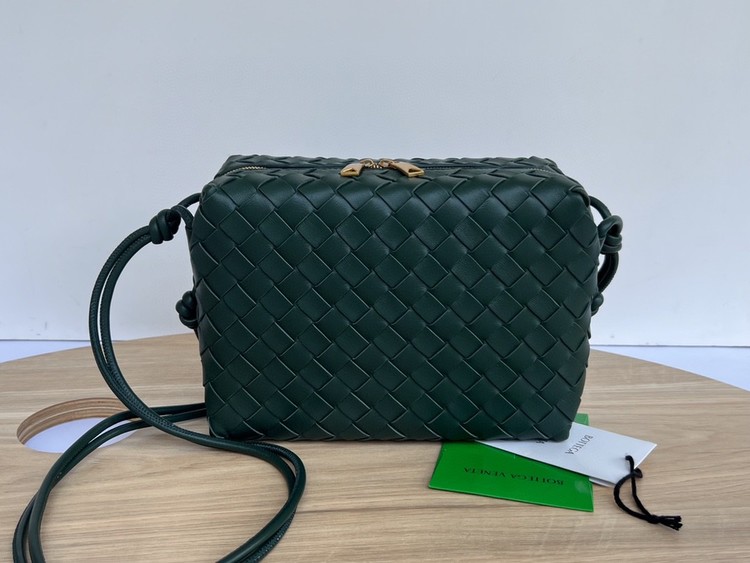 보테가 베네타 루프백 22cm 680225 다색