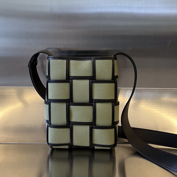 보테가 베네타 카세트 CROSSBODY 백 휴대폰 파우치 742996