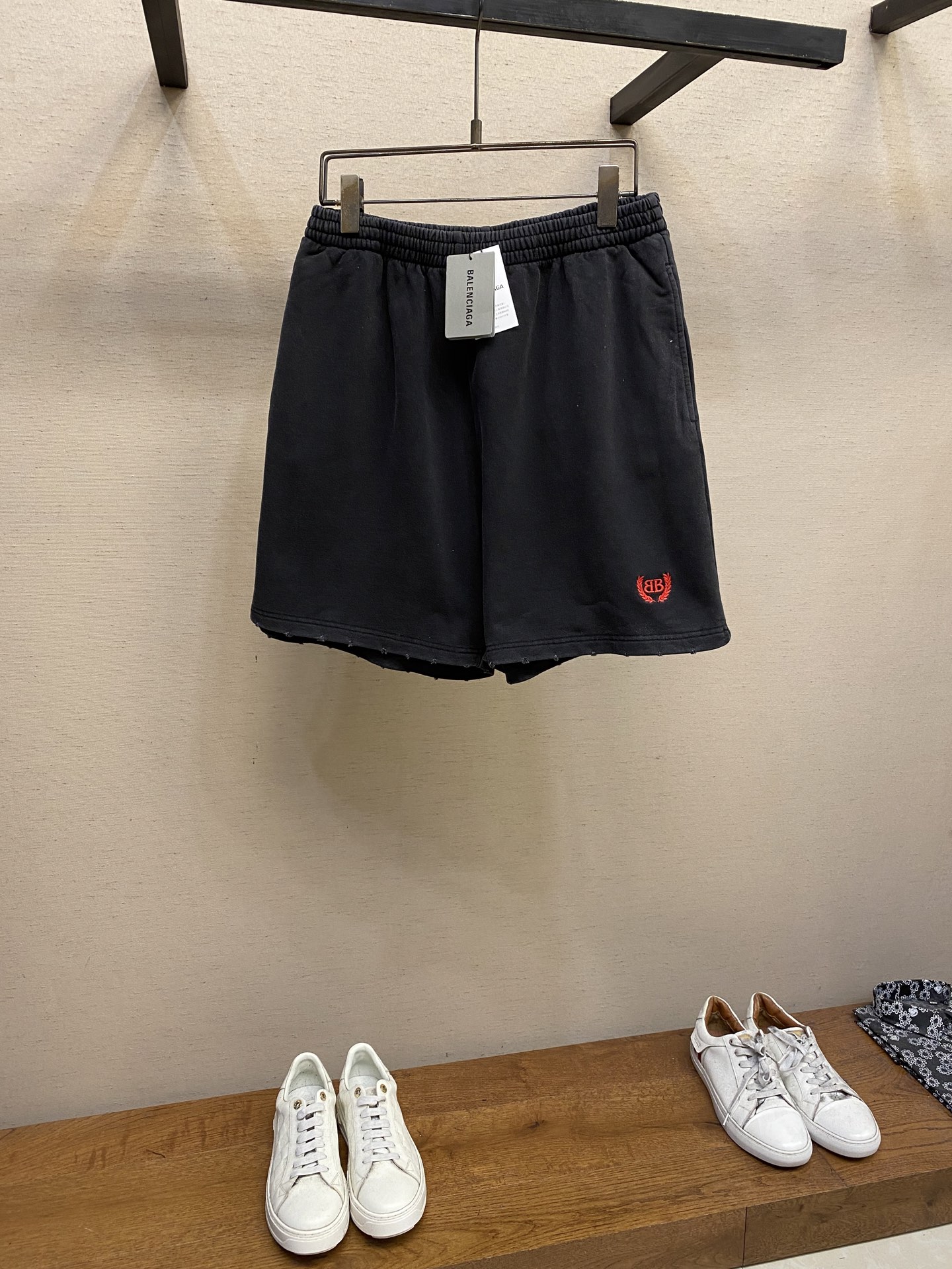 발렌시아가 반바지