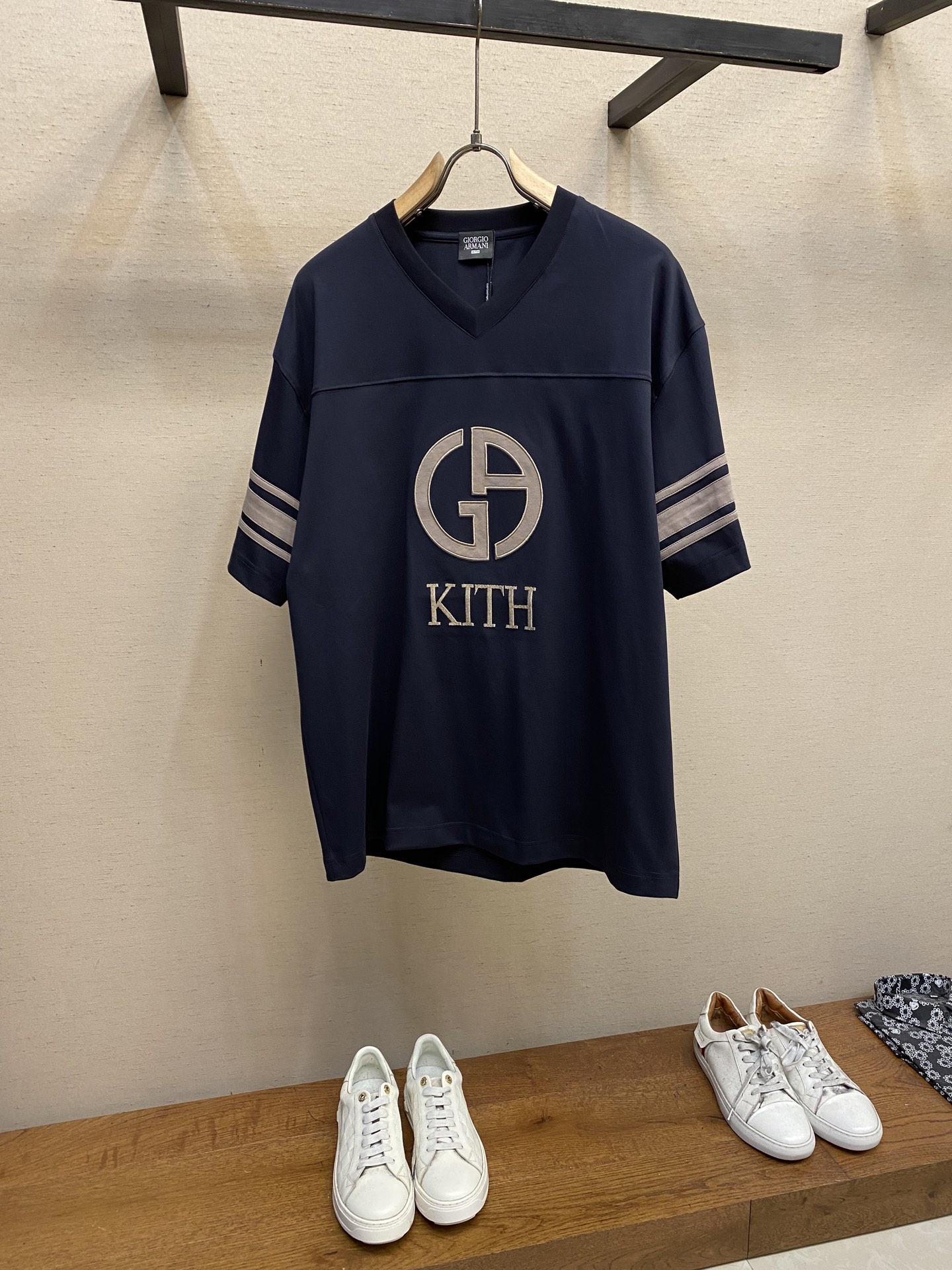알마니 반팔티