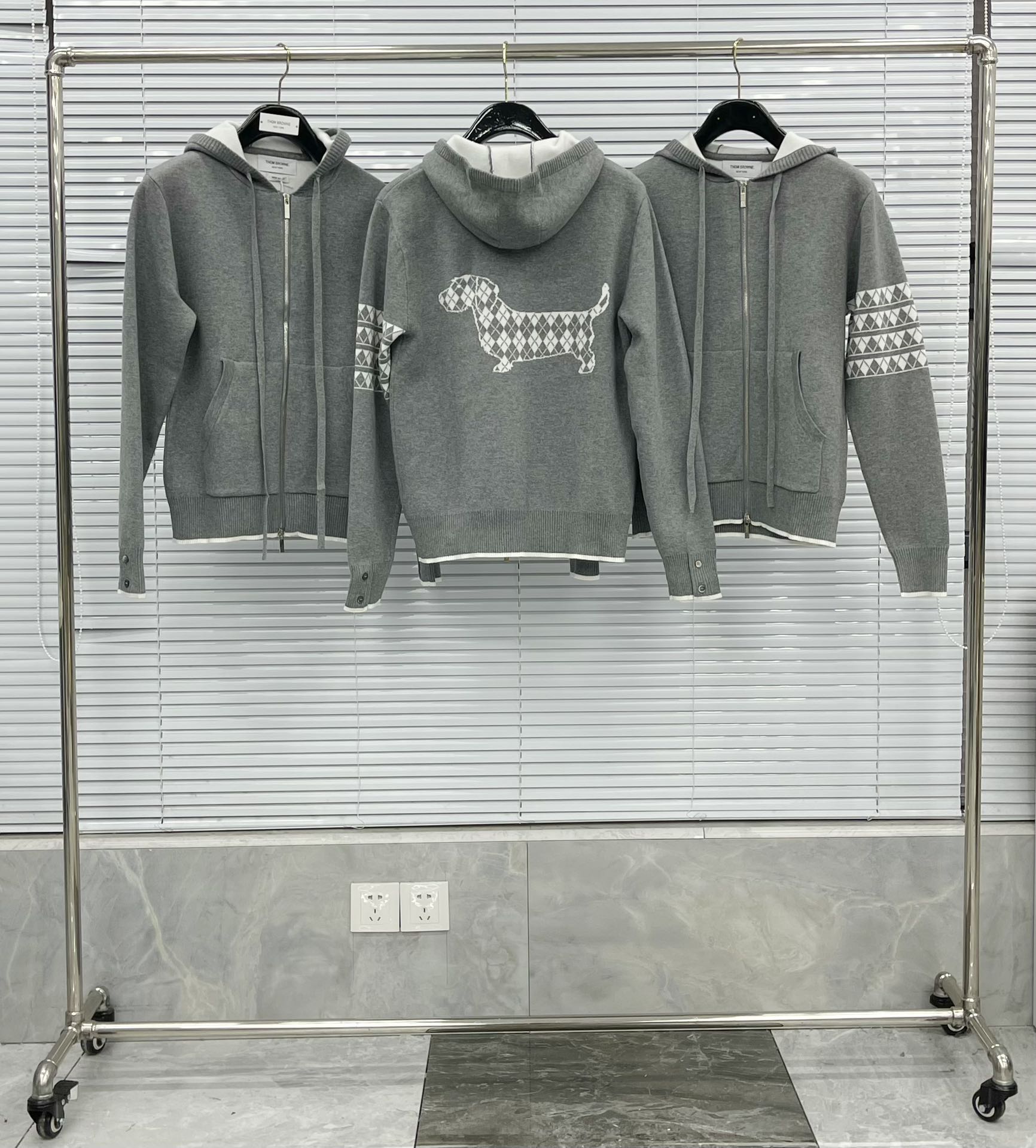 톰브라운 후드 자켓